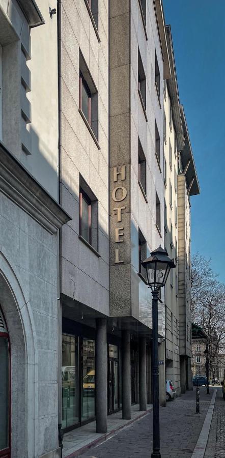 Hotel H12**** Krakow Bagian luar foto