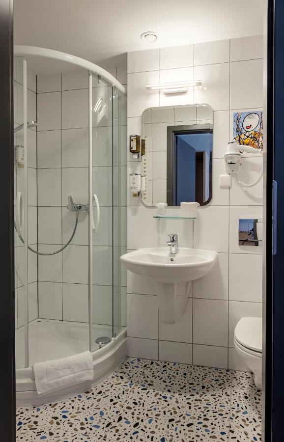 Hotel H12**** Krakow Bagian luar foto