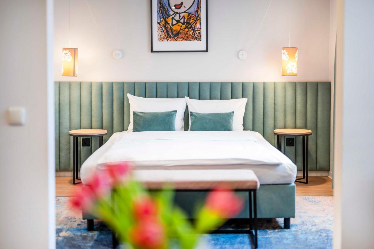 Hotel H12**** Krakow Bagian luar foto