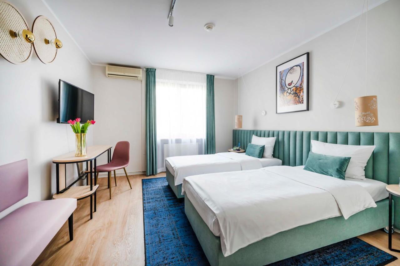 Hotel H12**** Krakow Bagian luar foto