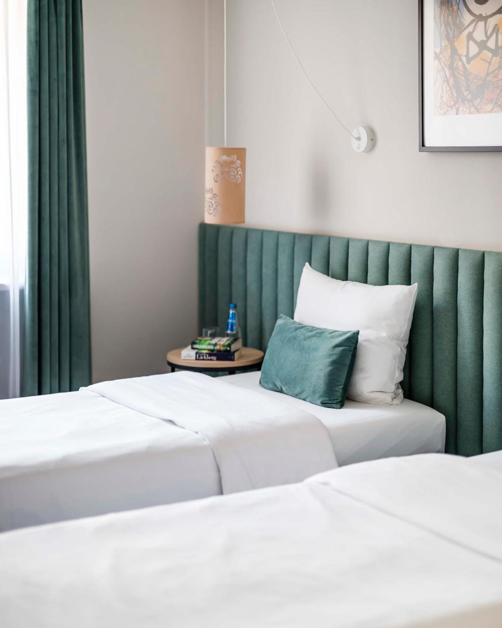Hotel H12**** Krakow Bagian luar foto
