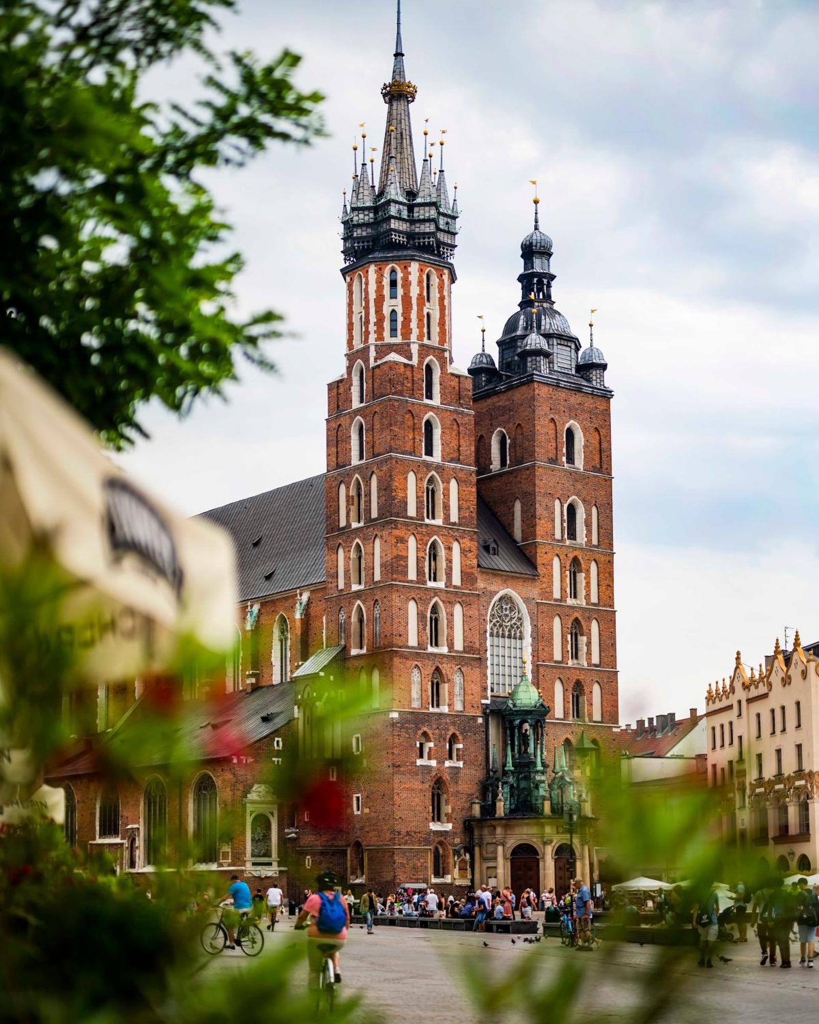 Hotel H12**** Krakow Bagian luar foto