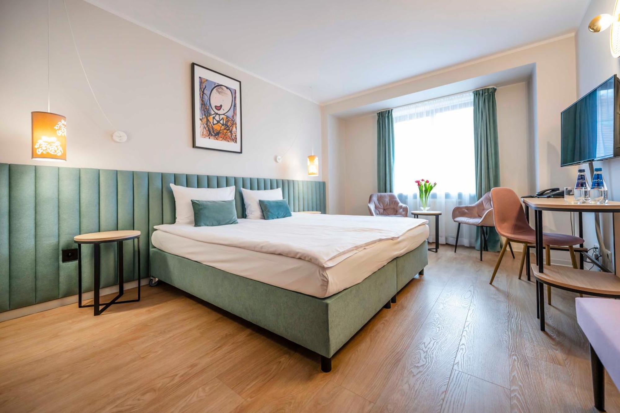 Hotel H12**** Krakow Bagian luar foto